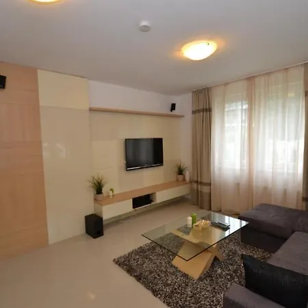 Hannah Διαμέρισμα *