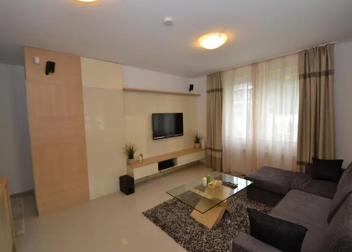 Hannah Apartment *